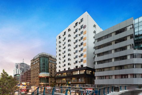 都匀佰利世纪酒店(西山公园大十字店)