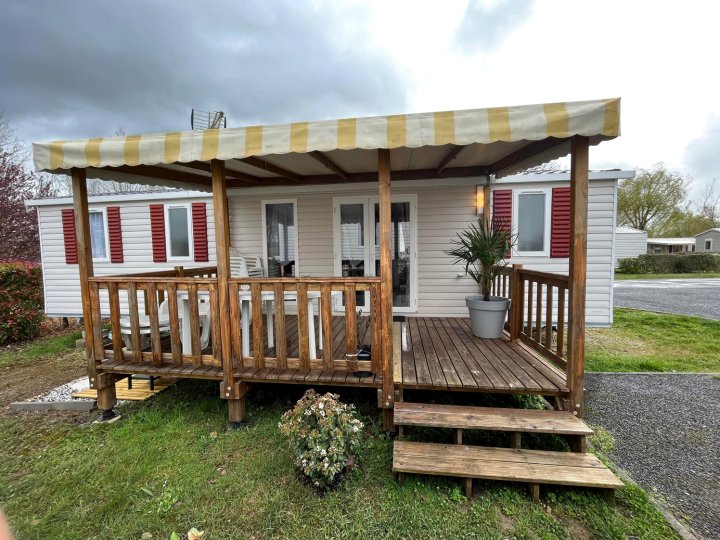 Mobile Home 3 Bedrooms 2 Bathrooms at Domaine de Dugny