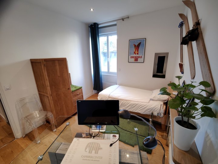 T3 of 50m², 1 Bedroom and 1 Office (12m²),