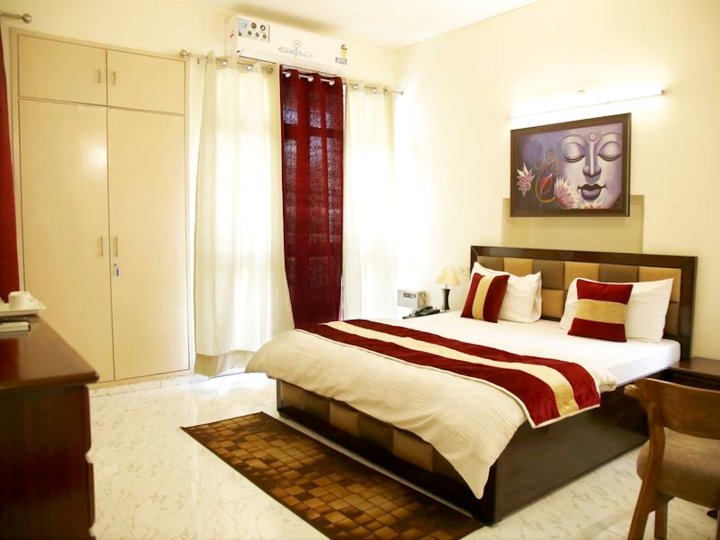 Maplewood Guest House, Neeti Bagh, New Delhiit is a Boutiqu Guest House