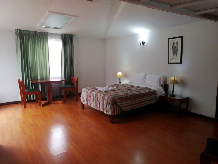 Excelente Junior Suite Close to Andes University and Airport