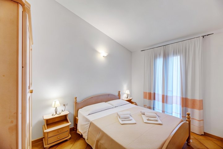 The Fantastic Residenza Badus Two Bedroom Sleeps Six (+ Child) Num0818