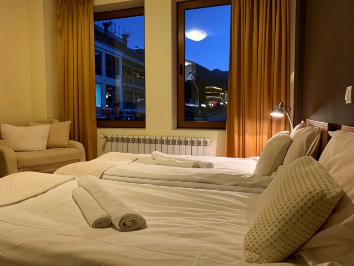 Great StayInn Granat Apartment - Next to Gondola Lift, Ideal for 3 Guests