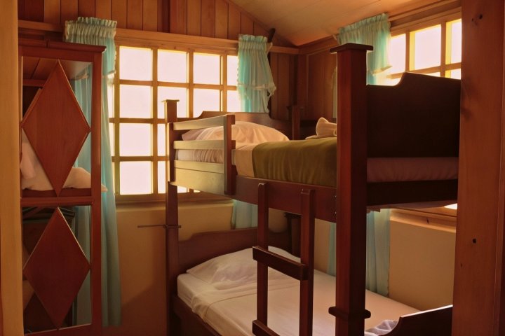 Las Ballenas: Quadruple Room with Double and Bunk Bed