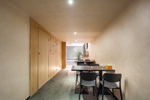 月牙间白酒店(成都宽窄巷子文殊院地铁站店)