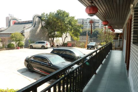 南雄广府人客栈(南雄大润发店)