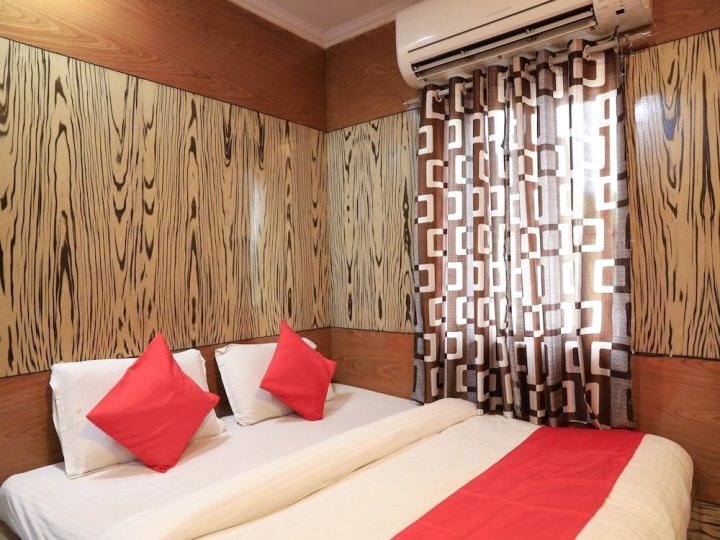 OYO 42122 旗舰拉胡尔酒店(OYO Flagship 42122 Hotel Rahul Ganeshpeth Colony)