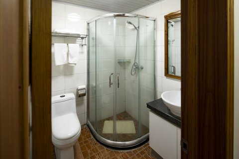 兰溪卧龙湖畔山居