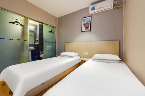 百时快捷酒店(成都杜甫草堂省骨科医院地铁站店)