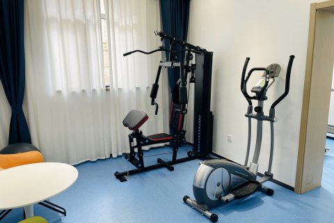 华勘酒店(天津中山门地铁站店)