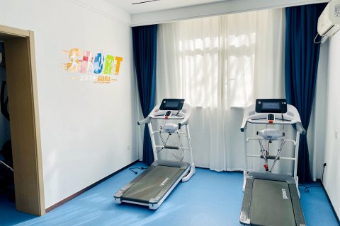 华勘酒店(天津中山门地铁站店)