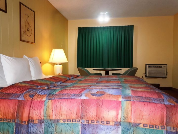 雅吉瓦红狮套房酒店(Red Lion Inn & Suites Yakima)