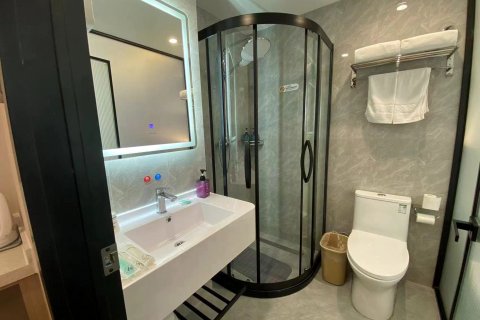 华勘酒店(天津中山门地铁站店)