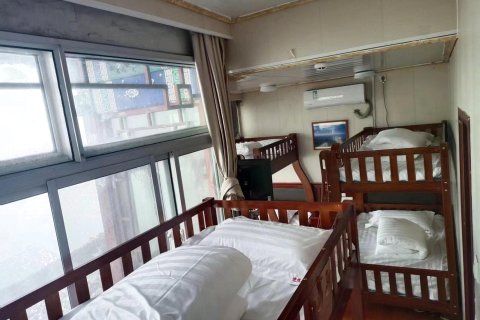 泰安迎旭宾馆(南天门瞻鲁台店)