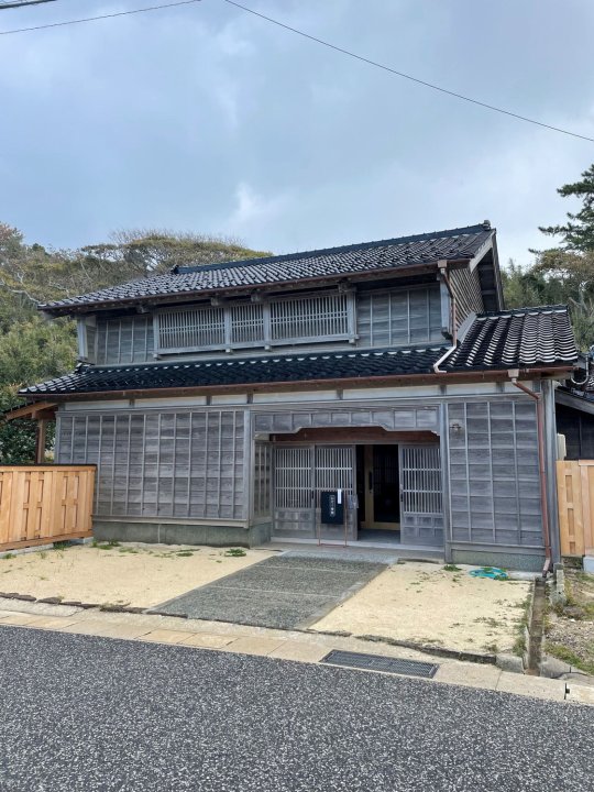 黑岛天良的出租别墅，是北前船主和水手的城镇。(Captains House Great View on Former Salt Farm)