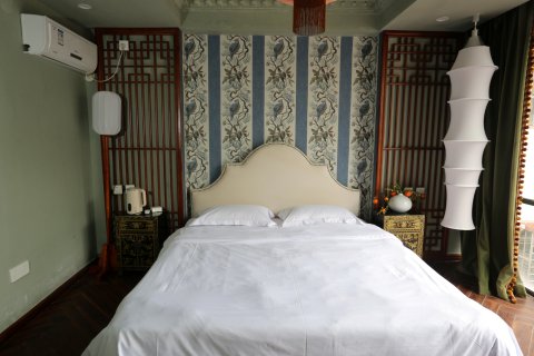 三亚 Summer·冬藏海景设计民宿&Whisky Bar(蜈支洲岛后海店)