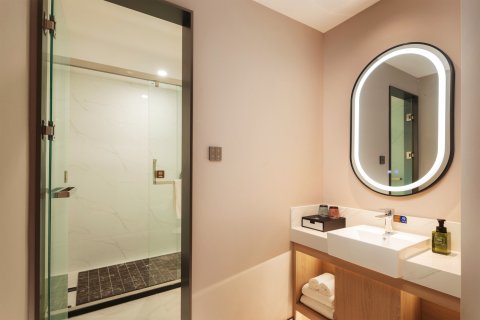 H酒店(临潼华清池地铁站店)