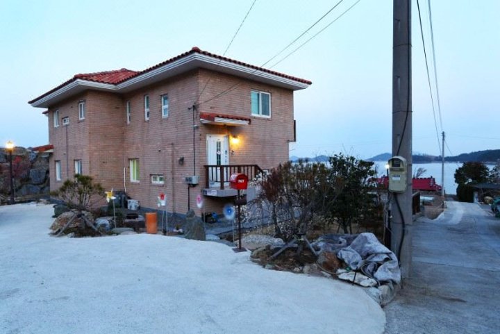 Namhae Yeoyu Pension