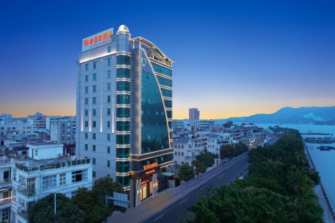 维也纳酒店(汕尾翡翠湾二马路美食街店)