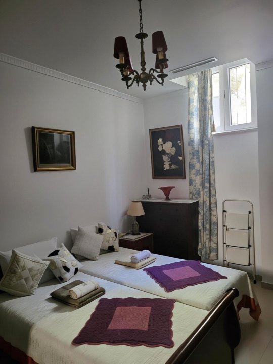 客房在客房 - 辛特拉罗萨双人客房附带私人浴室(Room in Guest Room - Sintra Lousa Twin Guest Room with Private Bathroom)