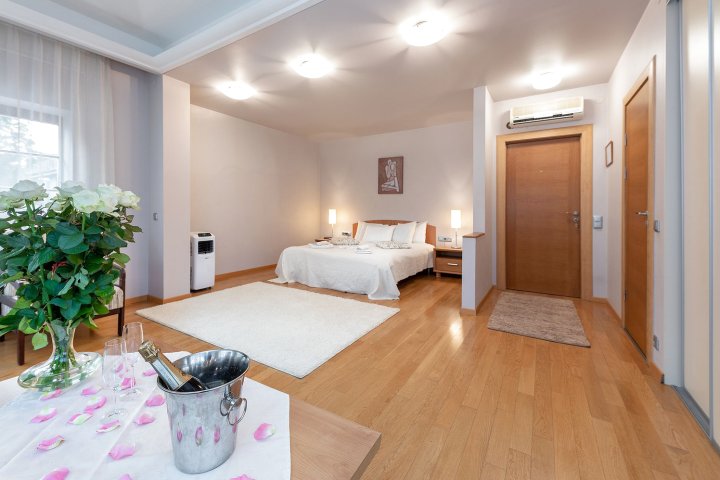 Valensija - Large Suite Apartment