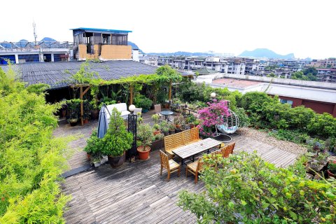 绿舍江畔酒店(两江四湖东西巷店)