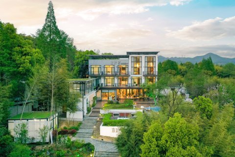 莫干山木叶夏Mood club花园美宿