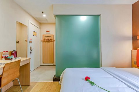 西曼酒店(高安鹏泰百货店)