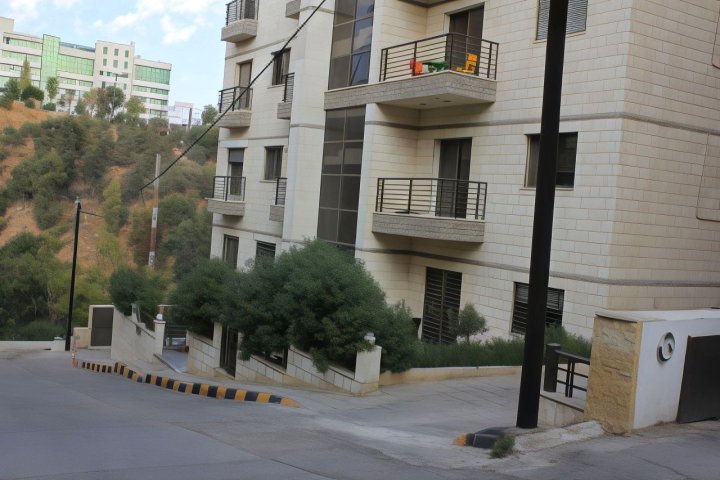 Modern & Hillview Terrace