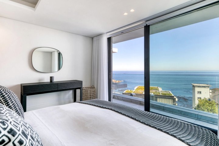 Aurum Allure - Bantry Bay