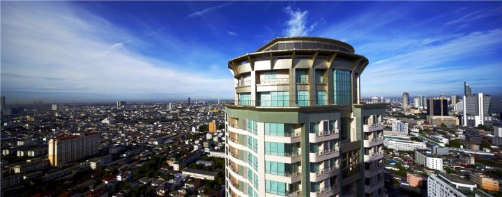 Oaks Bangkok Sathorn