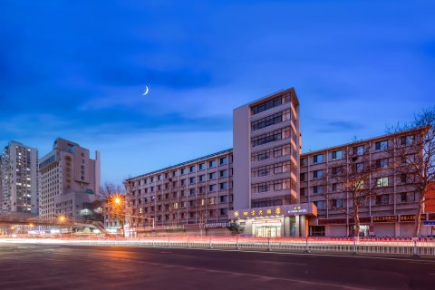 青岛四方大酒店·西楼(台东步行街海泊河公园地铁站店)