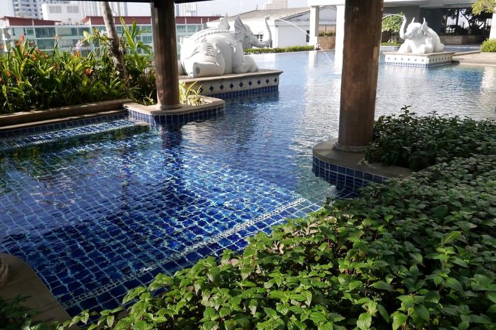 曼谷河滨公寓(Bangkok Riverside Condo)