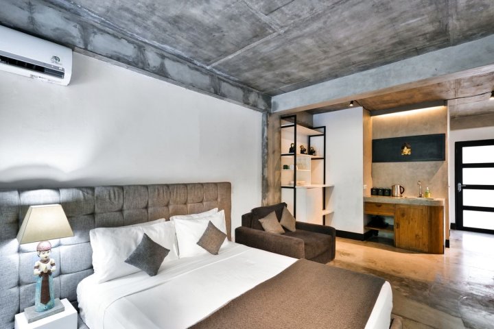 Comfortable Seminyak Apartment with Pool - B13