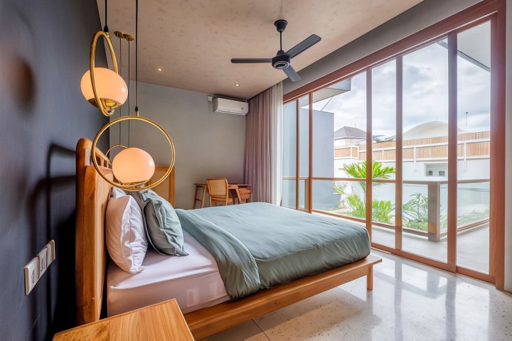 Modern 3BR Villa_Pool_Netflix_10min toCanggu Beach