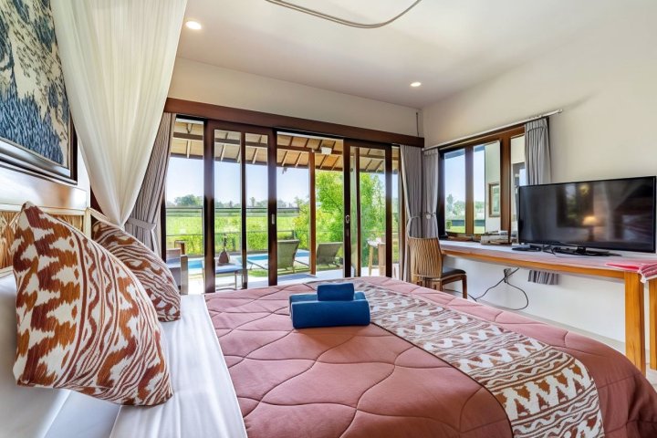 2BR Villa with Panoramic Rice Fields View in Ubud