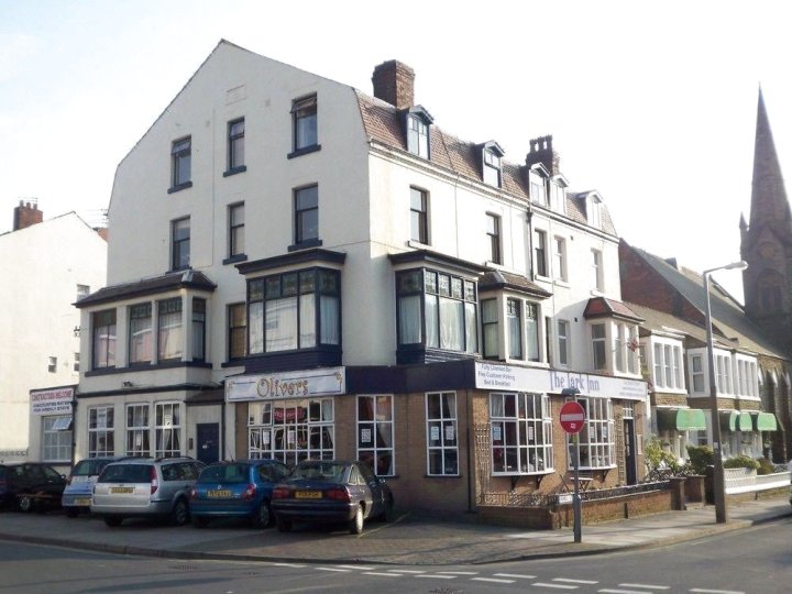 Lark Inn Hotel