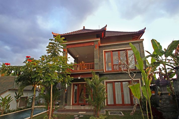 巴厘岛韦茨纱丽别墅(Wates Sari Villa Bali)
