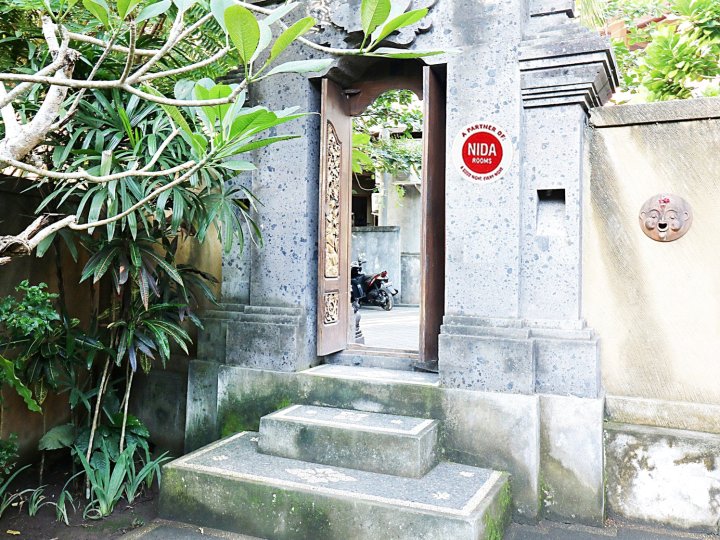 乌布猴森 18981 尼达酒店 - 维纳拉巴厘岛平房(Nida Rooms Ubud Monkey Forest 18981 at Wenara Bali Bungalow)