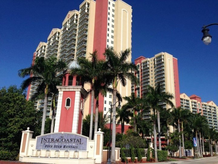 迈阿密布里克尔达玛套房酒店(Dharma Home Suites Miami at Brickell)