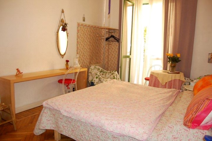 米兰 B&B 酒店(Bed and Breakfast Milan)