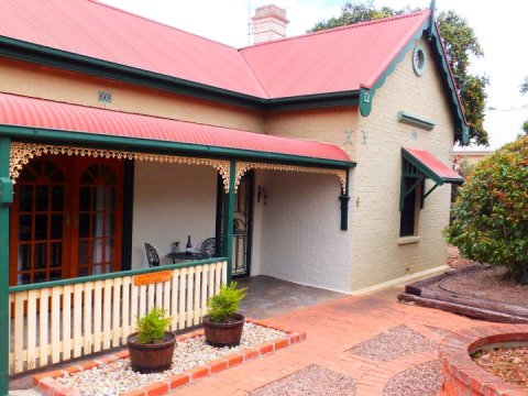 巴若萨胡椒树小屋住宿加早餐旅馆(Barossa Peppertree Cottage)