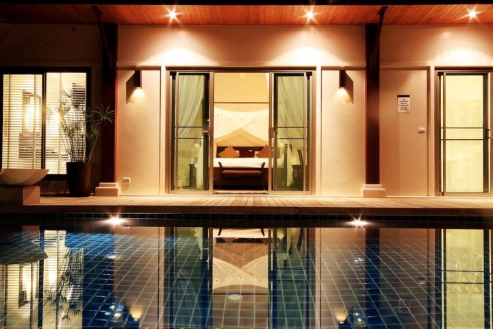 普吉岛奈汉海滩棕榈风公寓(Palm Breeze Nai Harn 1 Bedroom Apartment Phuket)