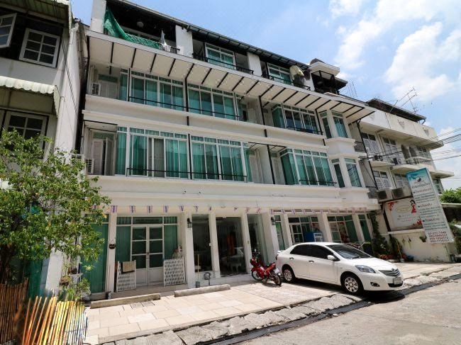 曼谷奈达客房苏斯柴有套房酒店(Nida Rooms Sutthisan Chai Yo Suites at Ratchada Sutthisan Hotel and Longstay)