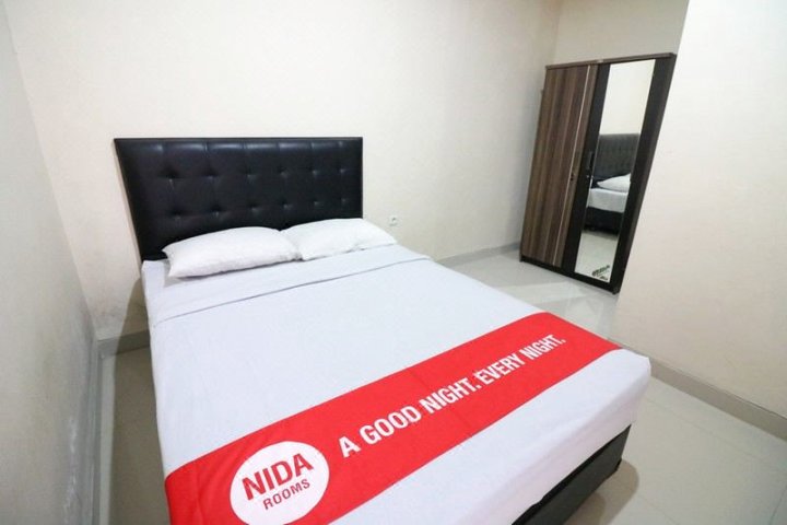 斯勒曼甘比8号UGM尼达酒店(Nida Rooms Gambir 8 Ugm Sleman)