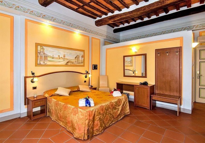 古耶尔菲之家华丽酒店(Dimora Dei Guelfi Luxury Rooms)