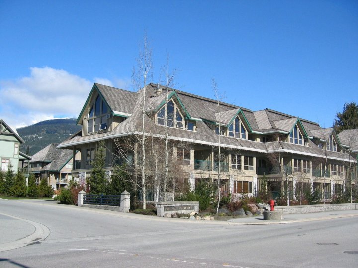 惠斯勒度假俱乐部双峰度假村(Twin Peaks Resort by Whistler Vacation Club)