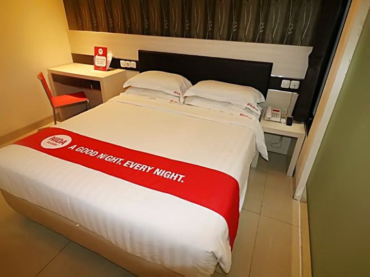 三宝拢加查玛达尼达酒店(Nida Rooms Gajahmada Semarang)