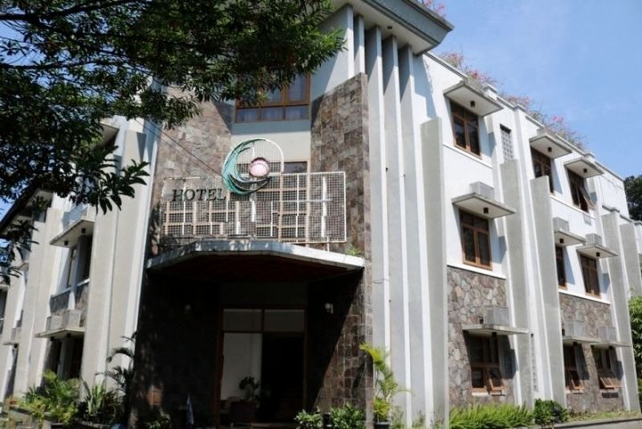 万隆苏卡加迪尼达酒店(Nida Rooms Sukajadi Bandung)