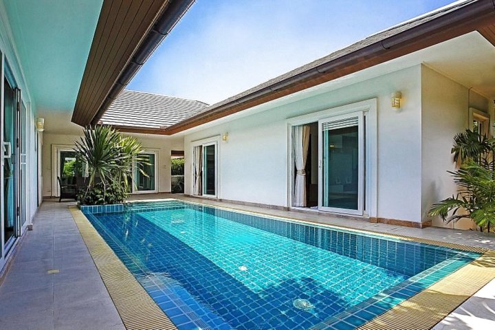 芭提雅罗萨旺泳池别墅(Rossawan Pool Villa Pattaya)